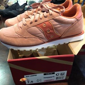 Brand new saucony Jazz lowpro pink 7.5